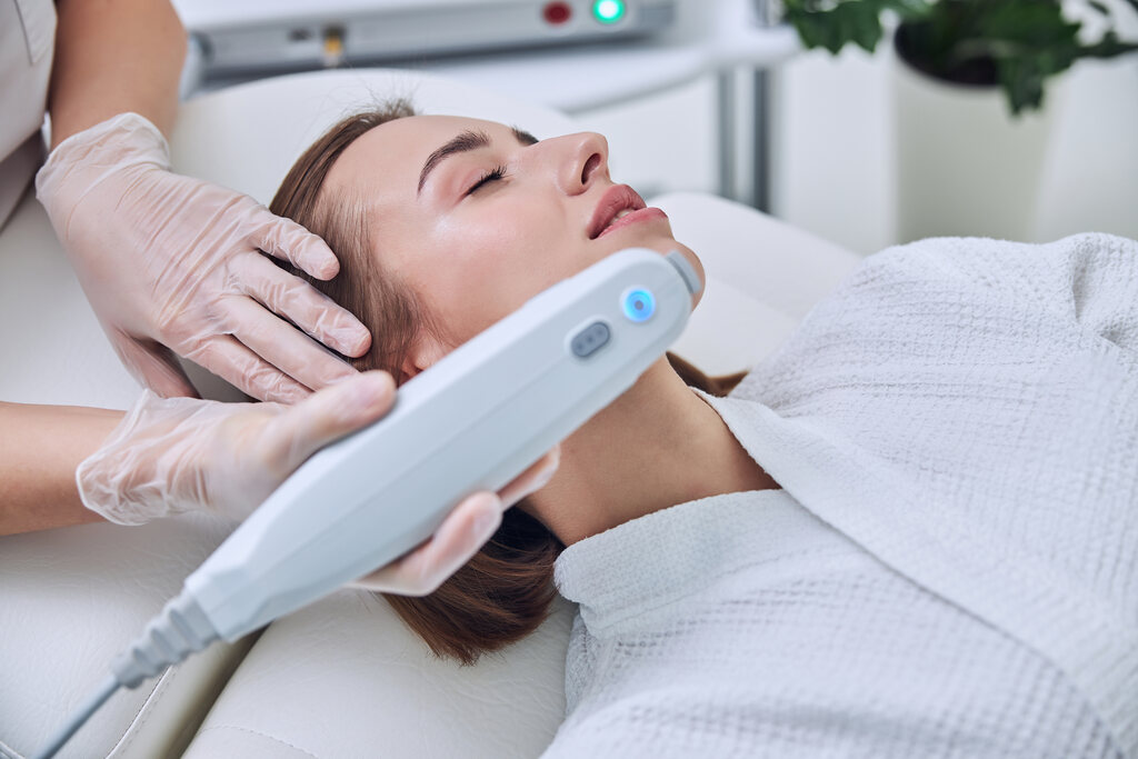 melhores tratamentos esteticos para o rosto procedimento facial.jpg